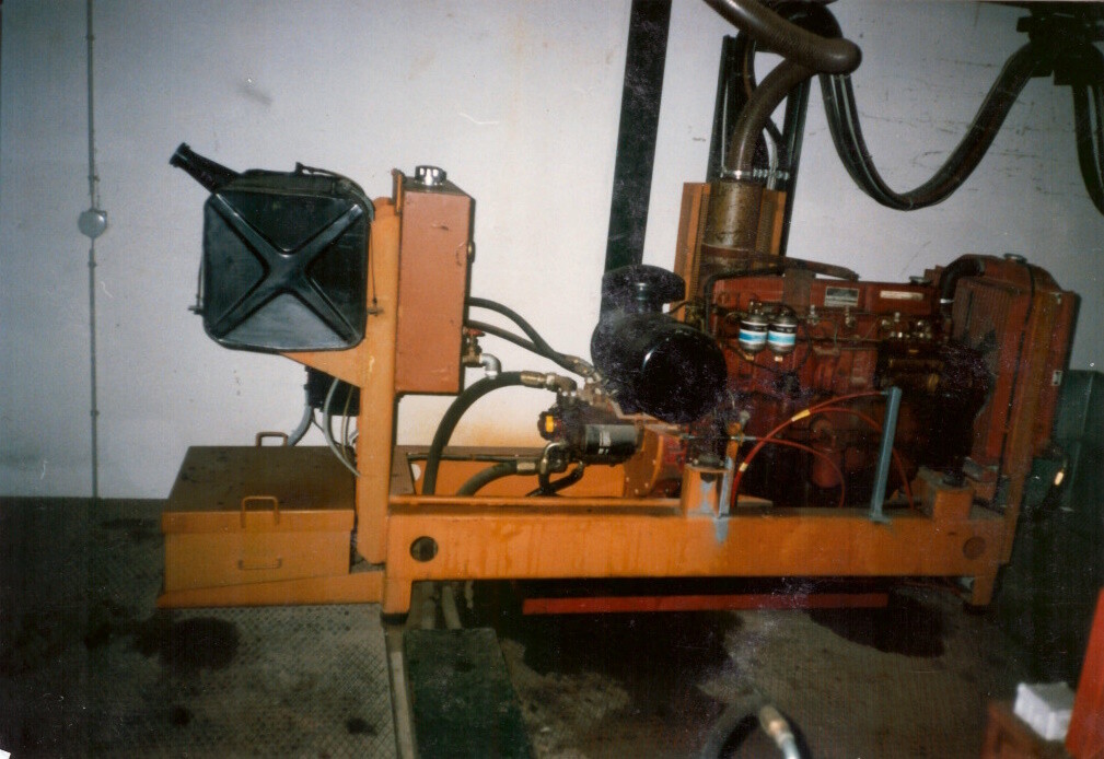 Aineck8.jpg