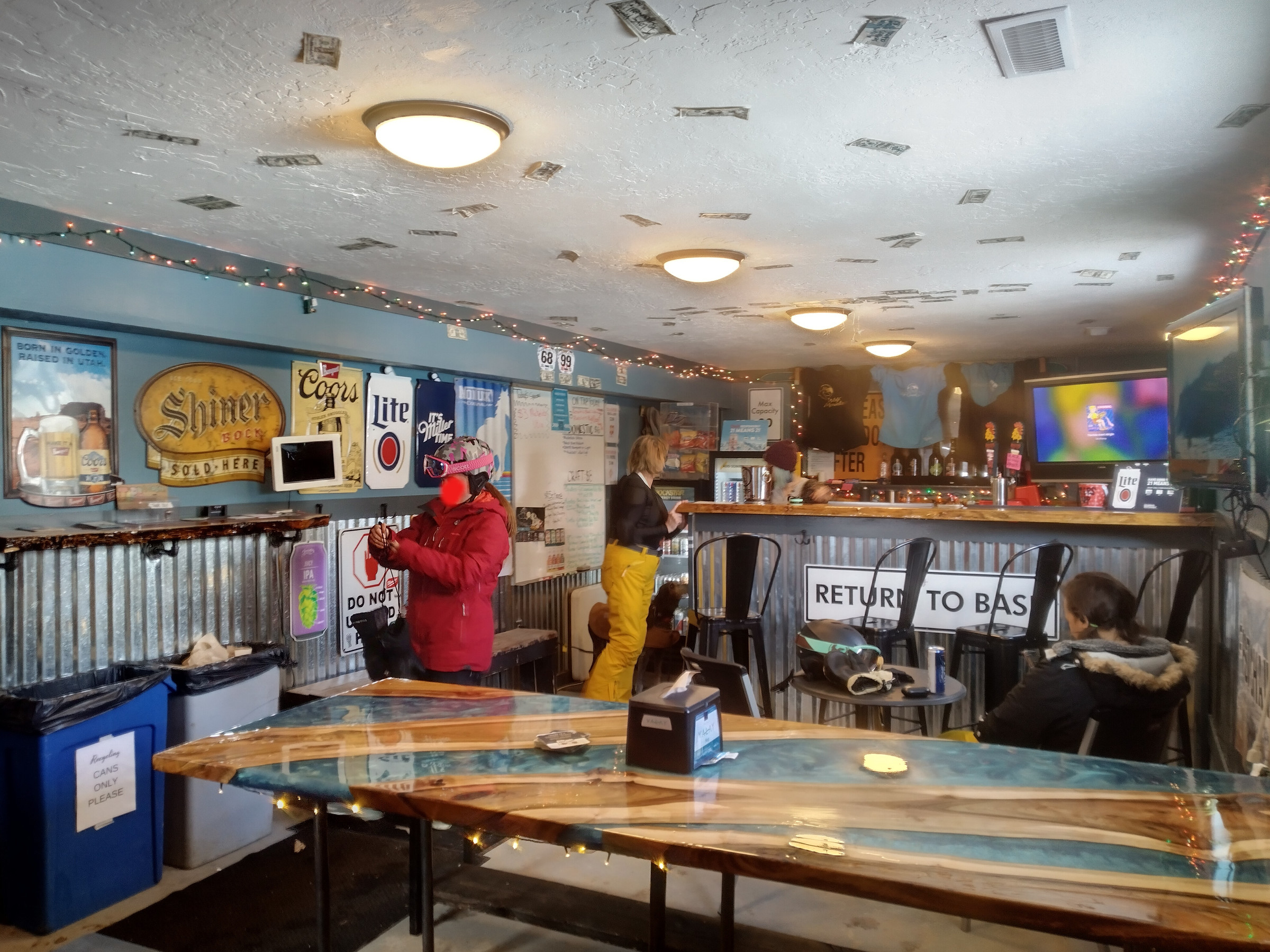 bar.jpg