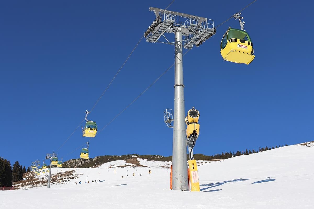 skicircus32.jpg