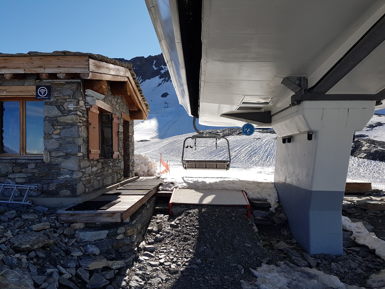 210einfahrtindiebergs6ocpi.jpg