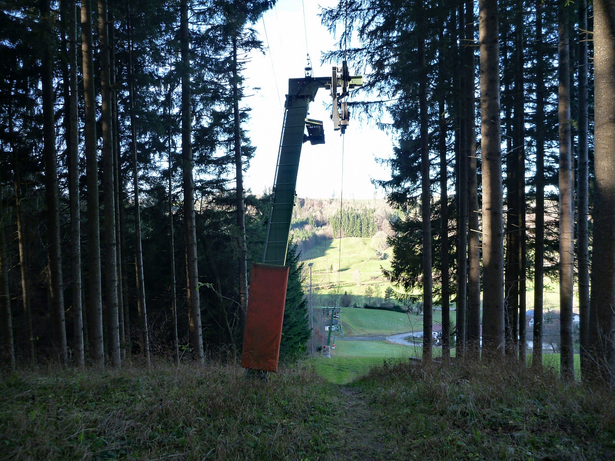 p10307692bknq.jpg