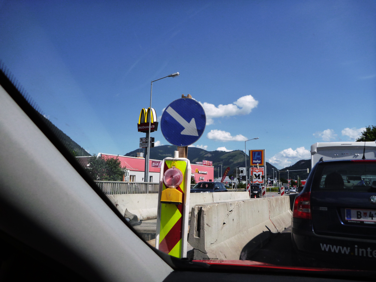 p128062970ji0.jpg