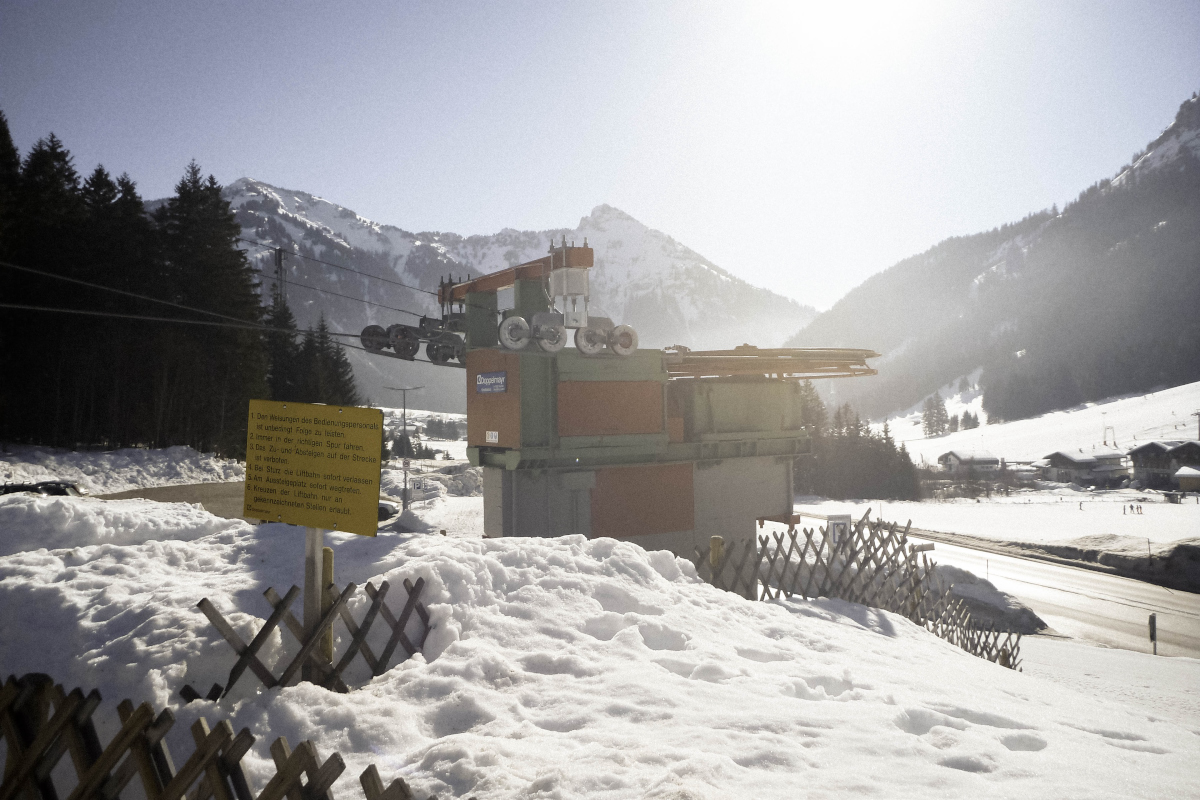 p15408055lk9r.jpg