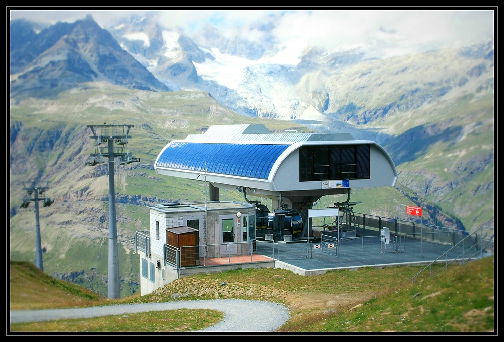 128_1000m77w.jpg