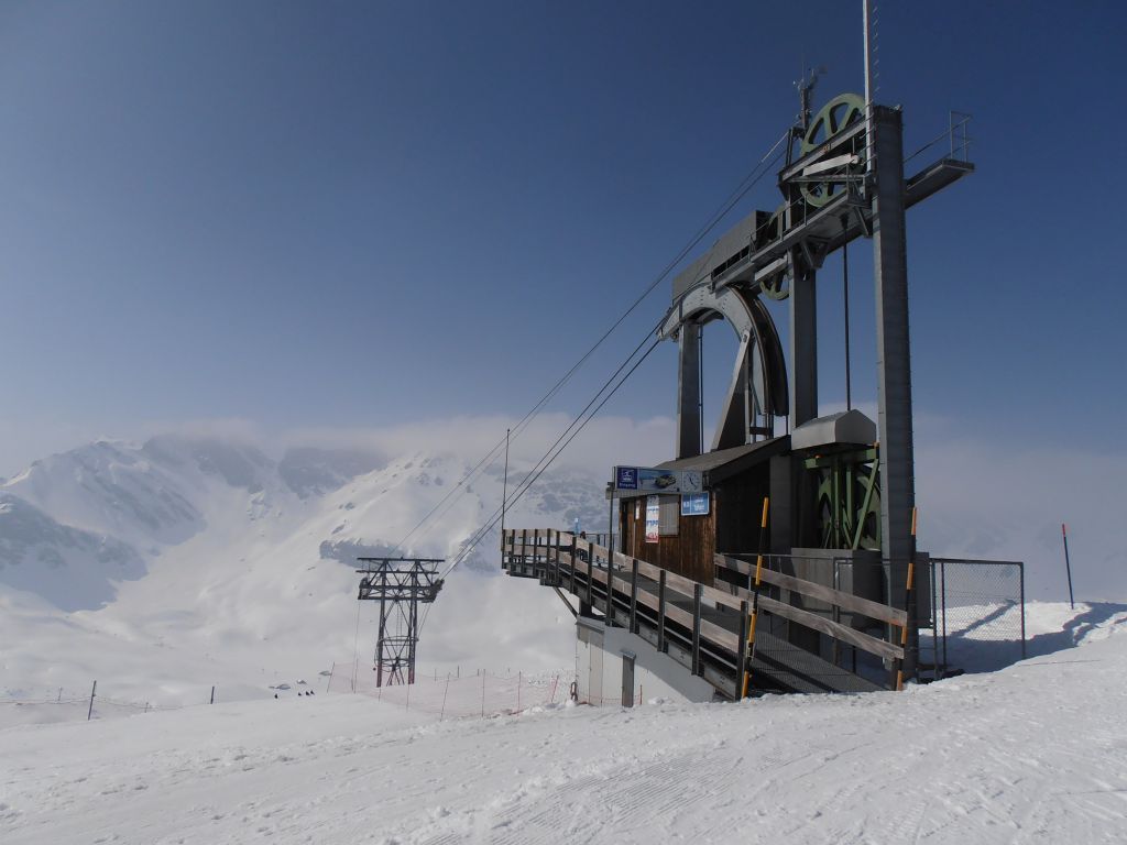 bergstationluftseilbalouu8.jpg