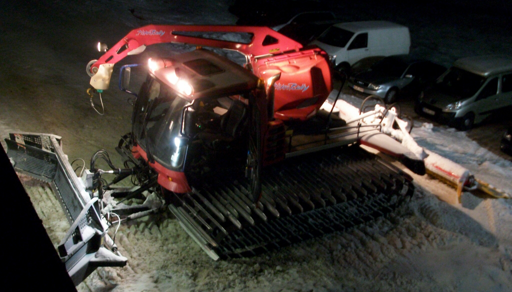 pistenbully300wvorgark0p0n.jpg