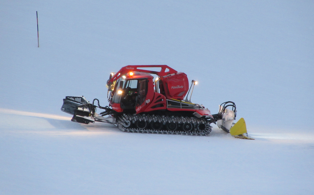 pistenbully600w00bbl.jpg