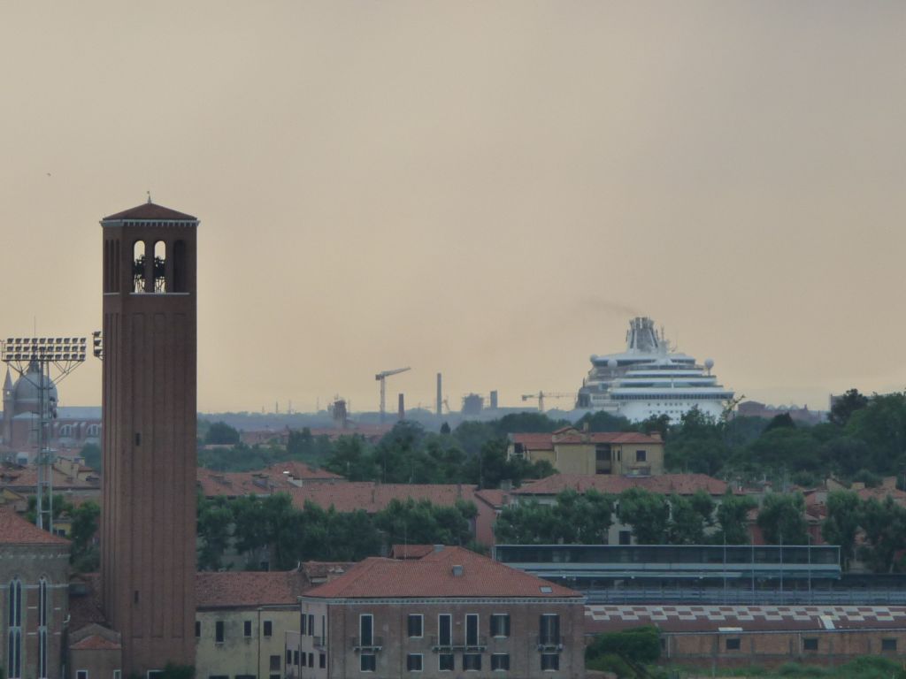 p1200053csseg.jpg
