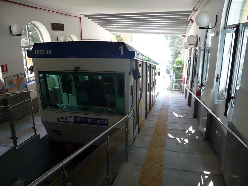 p1370821r1u4m.jpg