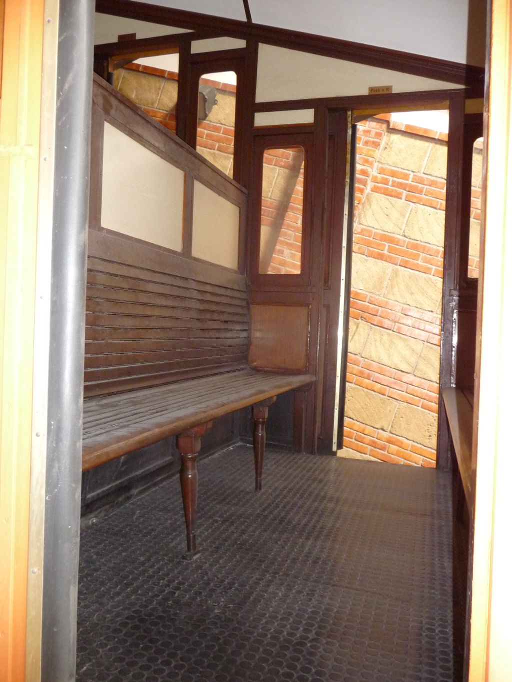 p1370855h4ye4.jpg