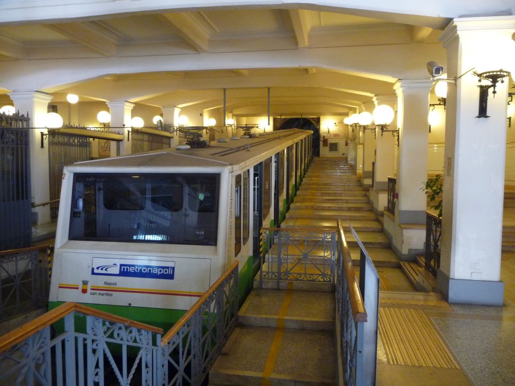 p1380197ckbhx.jpg