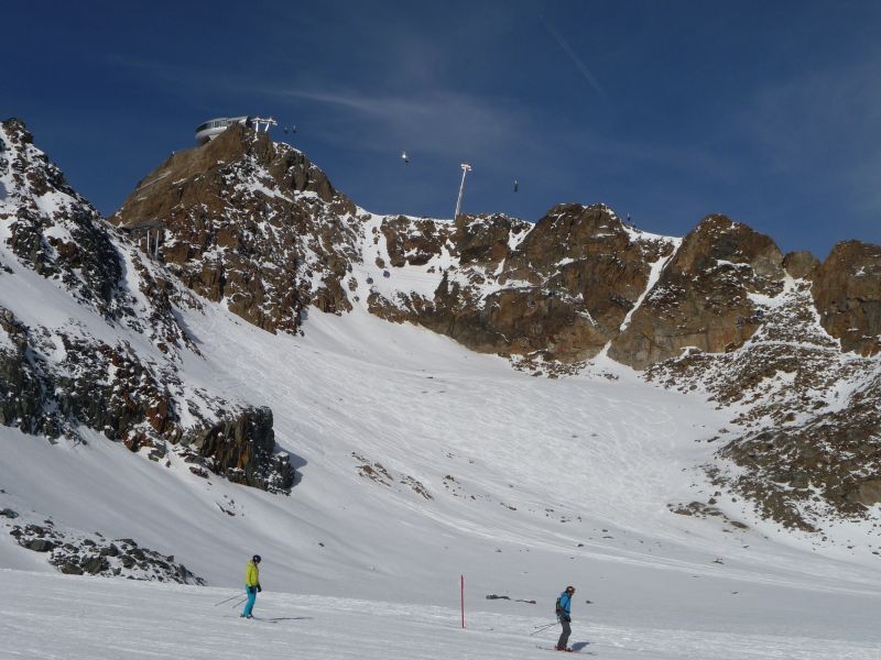p1380745shk4w.jpg