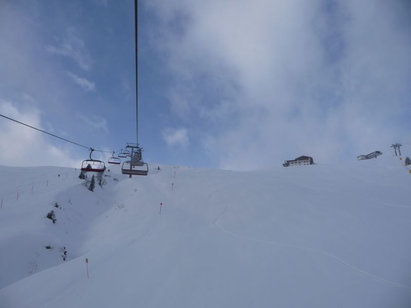 p13808560ha8x.jpg
