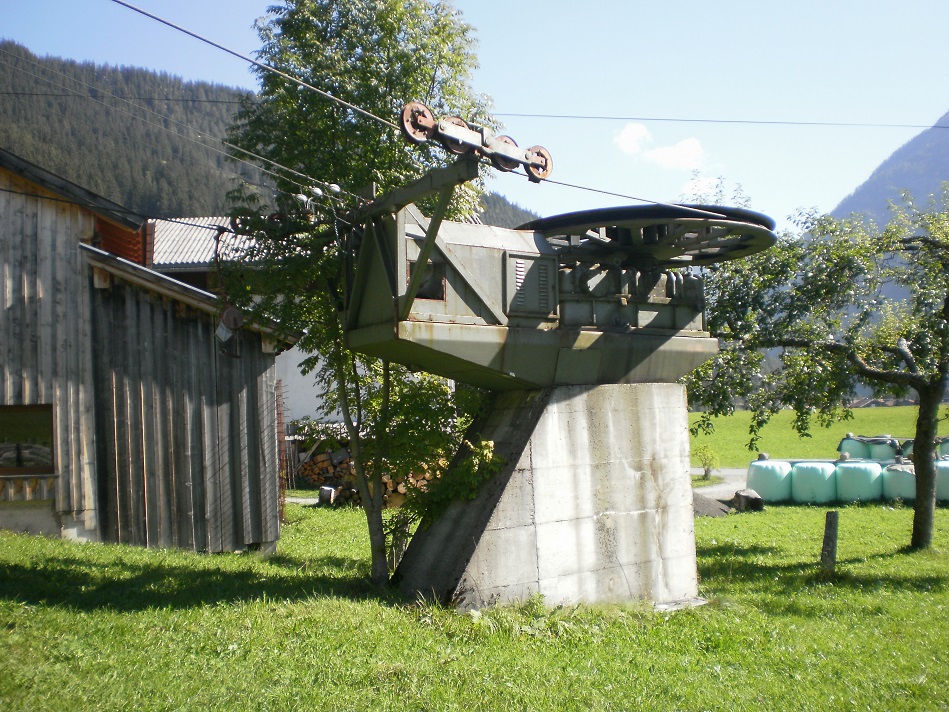 pa020092_012vfhs.jpg
