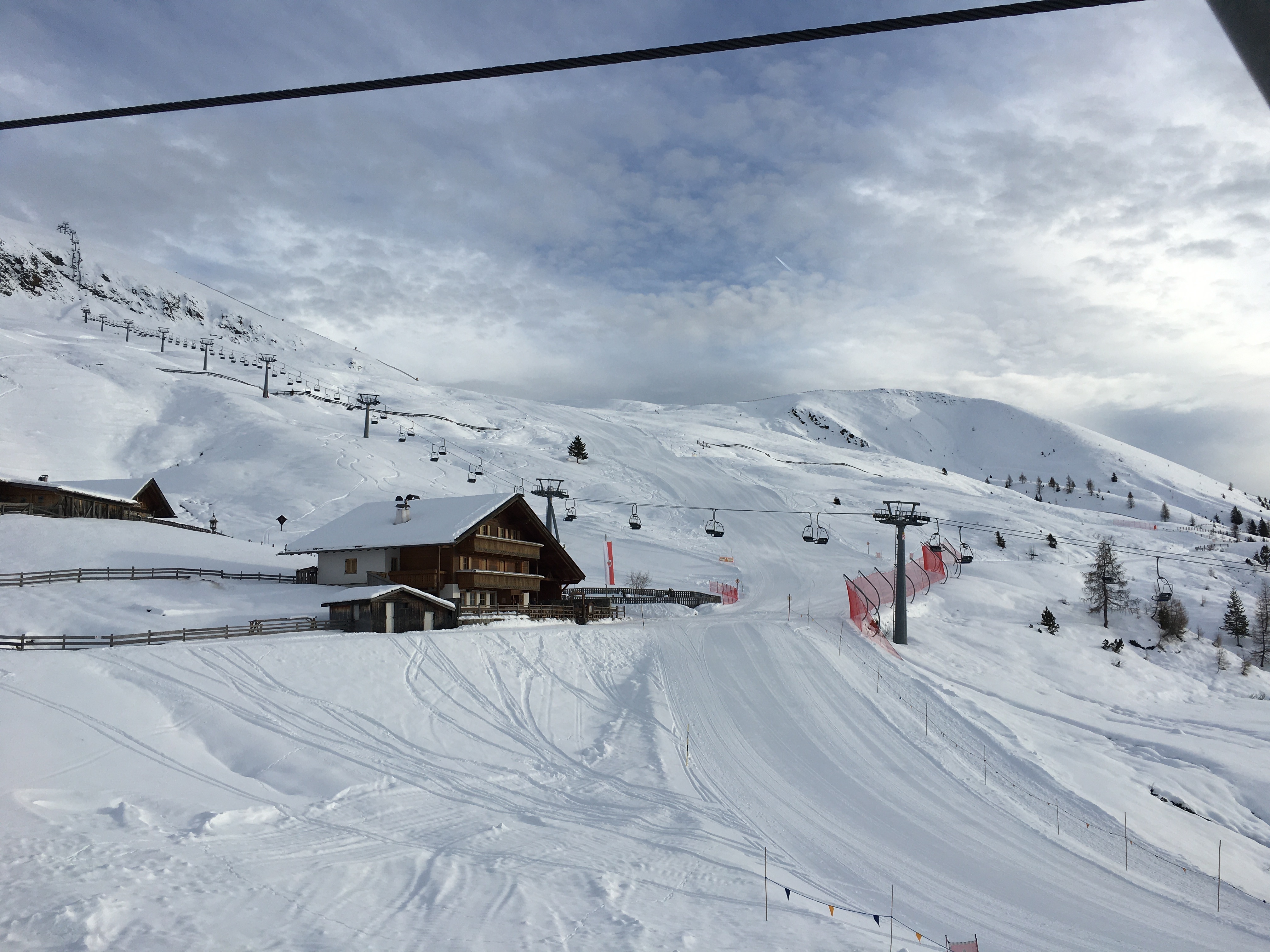 c03f2009-137f-48d1-8f3ex3.jpeg