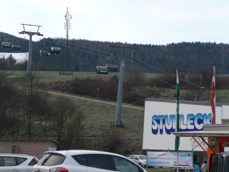 comp_01stuhleckbahntapgktz.jpg