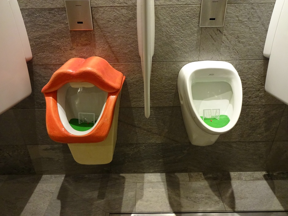 comp_12pissoirquer0fuj9.jpg