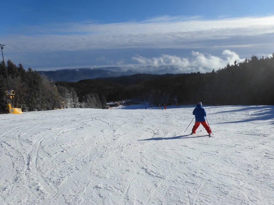 comp_20pisteobenqij1i.jpg