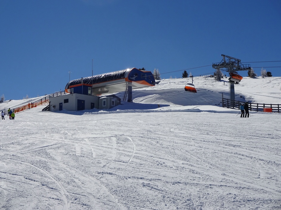 comp_27bergstationsixavyr2.jpg