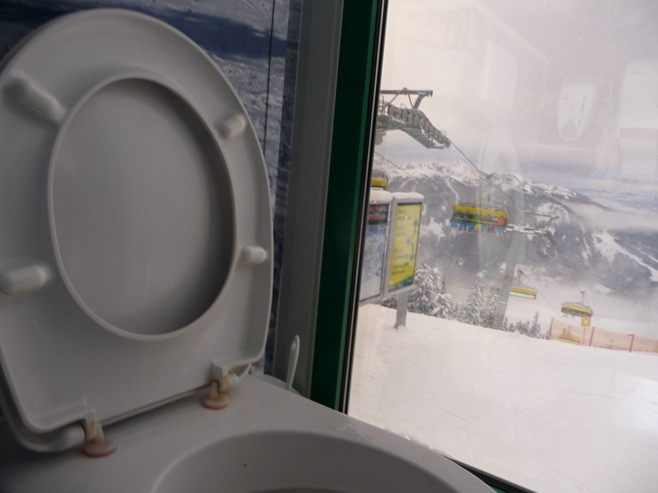 comp_27skytoiletzcsmu.jpg