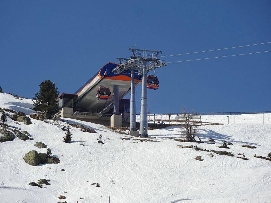 comp_29bergstationriesgs4a.jpg