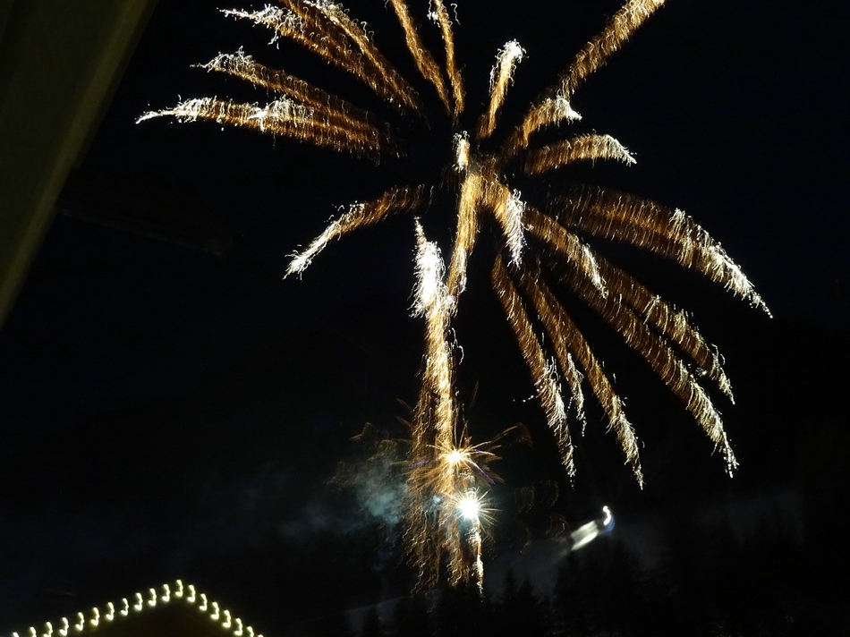 comp_30feuerwerk2i8j5e.jpg