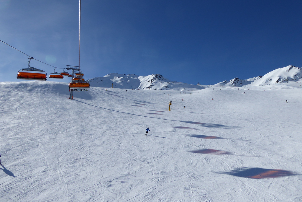 p12208979gj4k.jpg