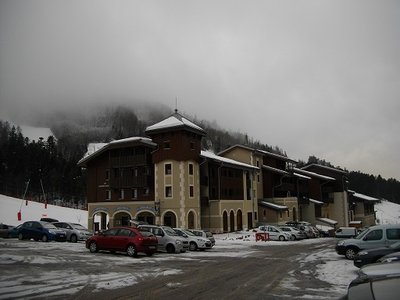 Front de neige vom Parkplatz morgens kurz vor 9