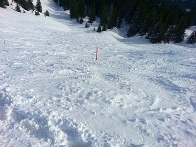 Auf dem Weg vom Ausstieg des Gipfellifts:<br />Das sieht schon schwieriger aus - ist aber nicht als Abfahrt gedacht - keine Ahnung wo man da auskommt.