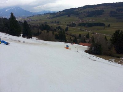 Das Tal in Sicht. Schwerer Sulz macht wenig Freude -trotzdem besser als runter mit dem Sessel!