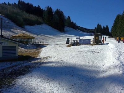 Übungslift bei der Talstation Aufnahme noch vom Freitagmorgen, wo ein paar cm Neuschnee war.