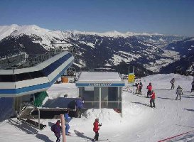 02 03 2005  Gerlosplatte  Filzstein X Press  mit Pinzgau Tal.jpg