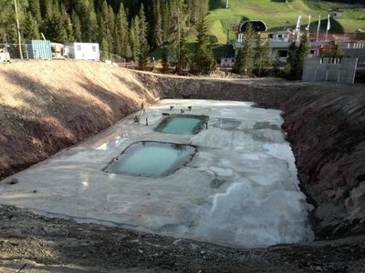 Die ersten Betonarbeiten an der Talstation.