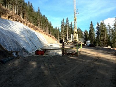 Die ersten Betonarbeiten an der Überführung.