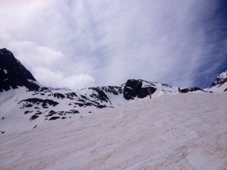 Der Saharasand aus dem Winter ist noch gut zu sehen