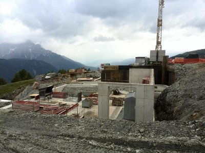 An der Bergstation wurden die ersten Betonarbeiten durchgeführt.