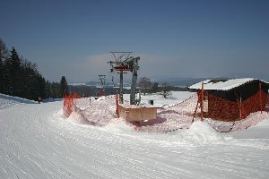 Bei der Talabfahrt kommt man an der Bergstation des Übungsliftes vorbei