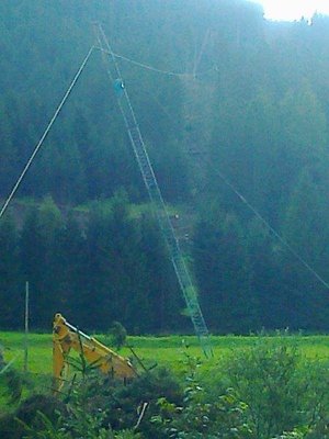 (Holz)Materialbahn an der Vulcano