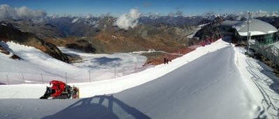 Blick von der Wildspitze ins Skigebiet