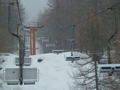 Modifizierte Sessel an der 2SB in Pragelato