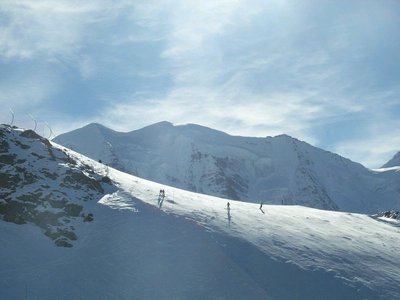 Piz Palü - immer wieder eine Augenweide. Im Vordergrund die Kunsteisbahn.
