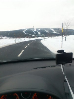 blick auf den keilberg mit seinen schischneisen