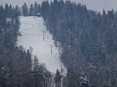 Auch dort begrüßte uns ein Sessellift - zumindest aus der Ferne
