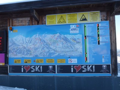 - 41/41a FIS-Abfahrt<br />- 49 Gmahkopf-Abfahrt<br />- 54 Horn-Abfahrt<br />- 55/55a Wiedersberg-Abfahrt<br />- 56 Baumgarten-Abfahrt<br />- 66/68 Skirouten<br />- Snowboardpark<br />- 72 Nordabfahrt + Nordlift (Reith)<br />- Rodelbahn Reitherkogel