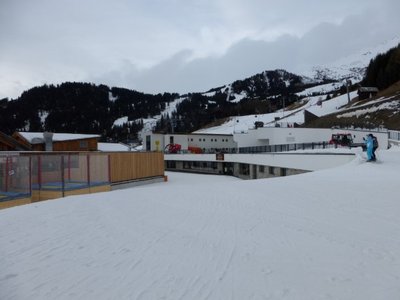 mit blick zur schönjoch talstation undd en depots schönjoch I &amp; II