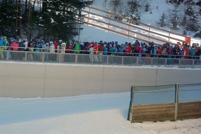 Massenabfertigung Nr.2 (Mittelstation) Die Schlange ging noch weiter das hab Ich leider nicht mehr aufs Foto bekommen