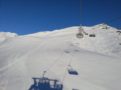Jeden früh gg 8:30 erwartete uns dieser Anblick, am Montag sogar mit feiner Neuschneeauflage: