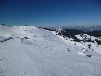 Im Hintergrund: Trebevic, der Hausberg Sarajevos