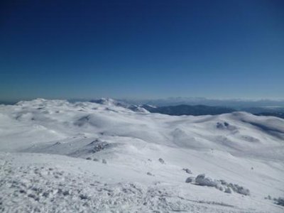 Keine schroffen Formationen, sondern ein weites Gipfelplateau