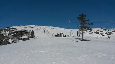 Langer Lift links oben.